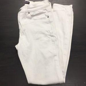 White skinny jeans